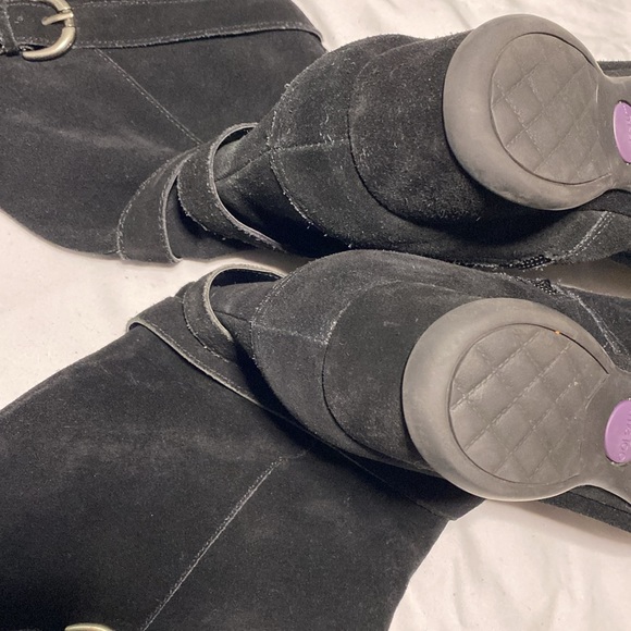 Me Too Around Sz 10 M Black suede tall knee high wedge heel buckle strappy boots - Picture 5 of 7